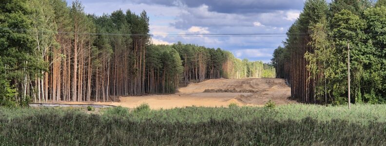 Stan prac w sierpniu. Intensywne prace ziemne na całej długości przyszłej obwodnicy